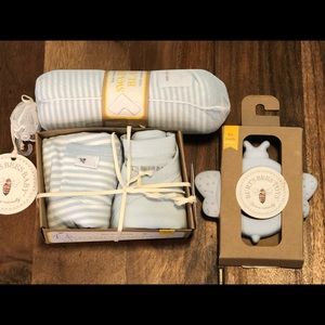 Burt’s Bee Infant Boy's Bundle